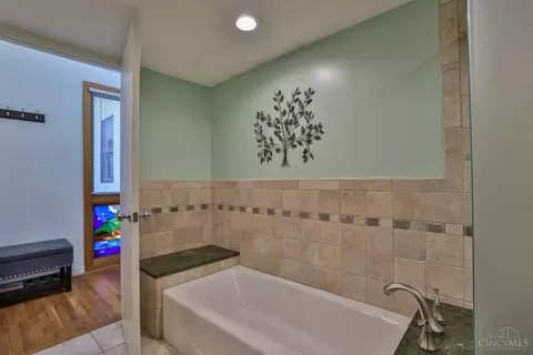 1026 Hatch St, Cincinnati, OH 45202 photo 27
