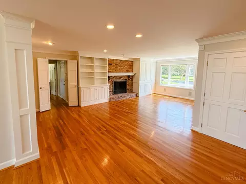 Living - 8333 Monte Dr, Montgomery, OH 45242 photo 1 of 2