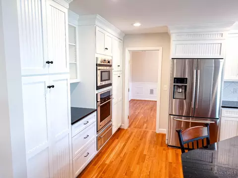 Kitchen - 8333 Monte Dr, Montgomery, OH 45242 photo 2 of 2