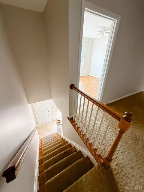 Entry Way - 8333 Monte Dr, Montgomery, OH 45242 photo 3 of 6