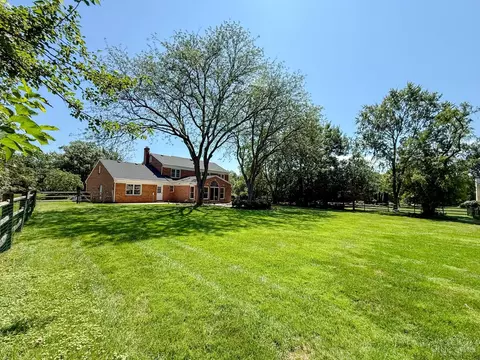 Exterior - 8333 Monte Dr, Montgomery, OH 45242 photo 6 of 9
