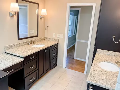 Bath - 8333 Monte Dr, Montgomery, OH 45242 photo 3 of 13