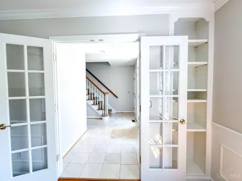 Entry Way - 8333 Monte Dr, Montgomery, OH 45242 photo 2 of 6