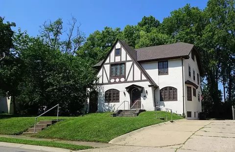 3915 Warwick Ave, Cincinnati, OH 45229