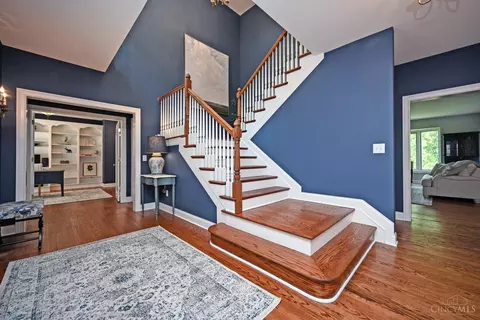 Entry Way - 3662 Cooper Rd, Blue Ash, OH 45241 photo 3 of 9