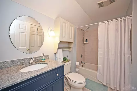 Bath - 3662 Cooper Rd, Blue Ash, OH 45241 photo 6 of 8