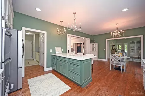 Kitchen - 3662 Cooper Rd, Blue Ash, OH 45241 photo 6 of 8