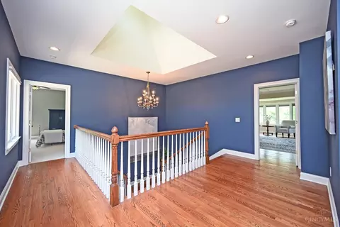 Entry Way - 3662 Cooper Rd, Blue Ash, OH 45241 photo 6 of 9