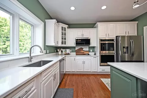 Kitchen - 3662 Cooper Rd, Blue Ash, OH 45241 photo 4 of 8
