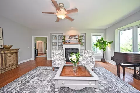 Living - 3662 Cooper Rd, Blue Ash, OH 45241 photo 3 of 7