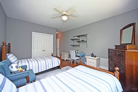 Bedroom - 3662 Cooper Rd, Blue Ash, OH 45241 photo 5 of 9