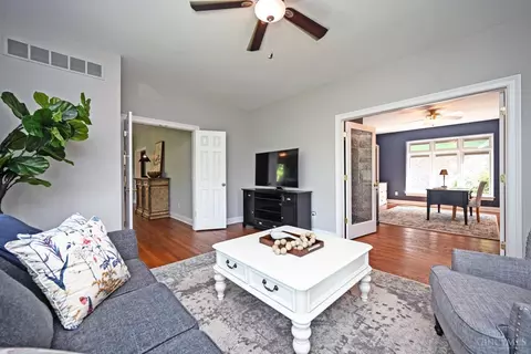 Living - 3662 Cooper Rd, Blue Ash, OH 45241 photo 7 of 7