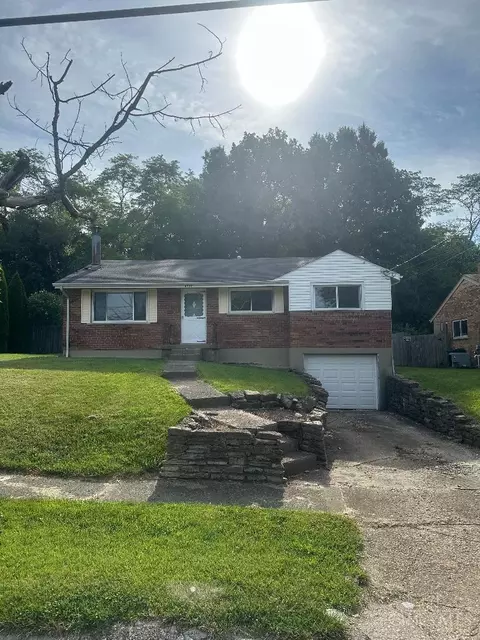 6297 Golfway Dr, Cincinnati, OH 45239