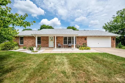2322 Bella Vista Dr, Ross Twp, OH 45014