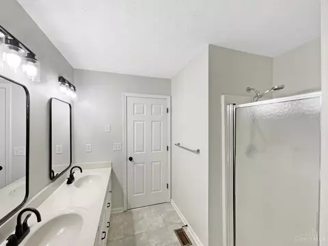 8339 Maineville Rd, Hamilton Township, OH 45039 photo 7