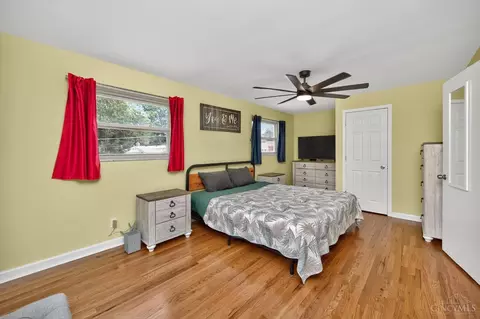 Bedroom - 5331 Cleander Dr, Cincinnati, OH 45238 photo 5 of 7