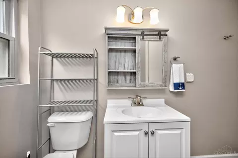 Bath - 5331 Cleander Dr, Cincinnati, OH 45238 photo 3 of 6