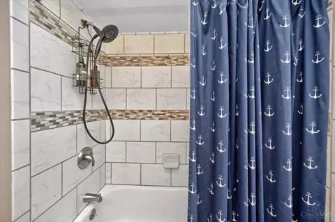 Bath - 5331 Cleander Dr, Cincinnati, OH 45238 photo 2 of 6