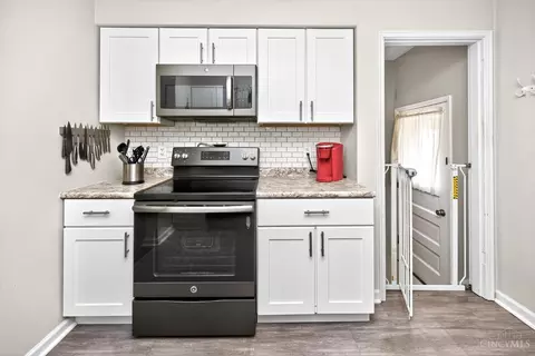 Kitchen - 5331 Cleander Dr, Cincinnati, OH 45238 photo 2 of 4