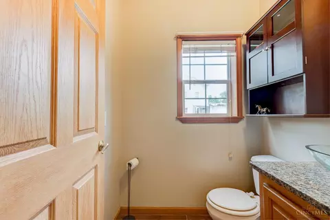 Bath - 3059 Hackberry St, Cincinnati, OH 45206 photo 1 of 5