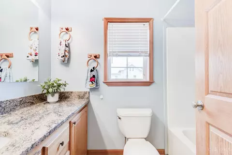 Bath - 3059 Hackberry St, Cincinnati, OH 45206 photo 5 of 5