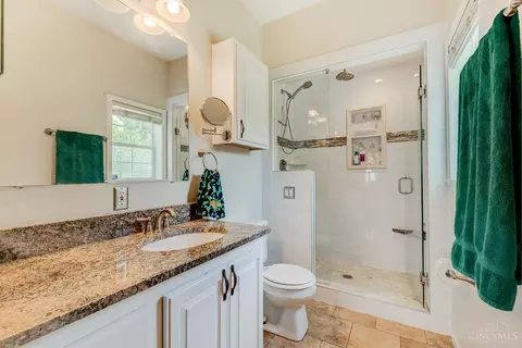 Bath - 3059 Hackberry St, Cincinnati, OH 45206 photo 2 of 5