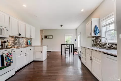 Kitchen - 3059 Hackberry St, Cincinnati, OH 45206 photo 6 of 7