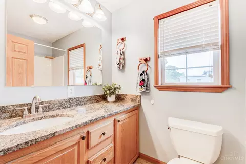 Bath - 3059 Hackberry St, Cincinnati, OH 45206 photo 4 of 5