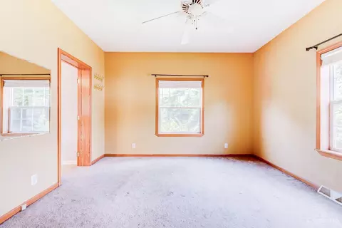 Bedroom - 3059 Hackberry St, Cincinnati, OH 45206 photo 3 of 7