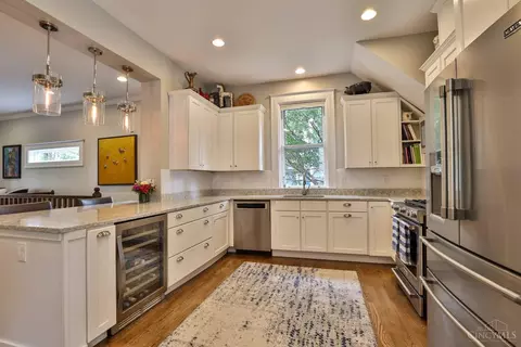 Kitchen - 3615 Shaw Ave, Cincinnati, OH 45208 photo 1 of 5