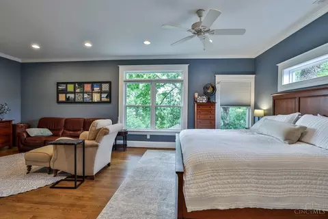 Bedroom - 3615 Shaw Ave, Cincinnati, OH 45208 photo 1 of 10
