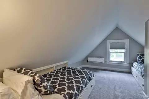 Bedroom - 3615 Shaw Ave, Cincinnati, OH 45208 photo 8 of 10