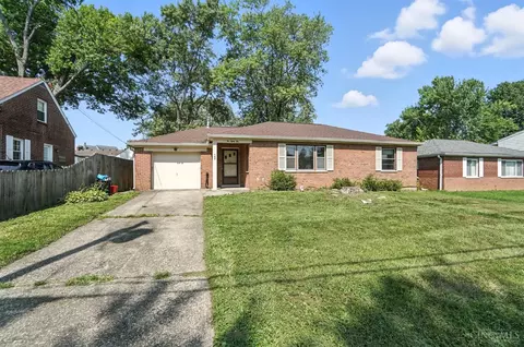 185 E Crest Dr, Reading, OH 45215 photo 2