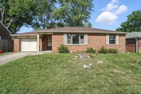 185 E Crest Dr, Reading, OH 45215