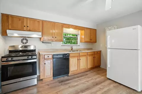 185 E Crest Dr, Reading, OH 45215 photo 9