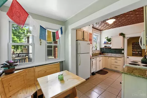 Kitchen - 3787 Ferdinand Pl, Cincinnati, OH 45209 photo 5 of 6