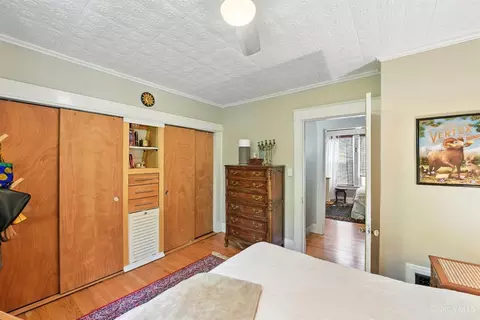 Bedroom - 3787 Ferdinand Pl, Cincinnati, OH 45209 photo 3 of 6
