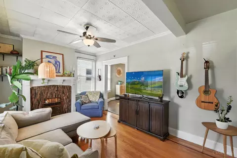 Living - 3787 Ferdinand Pl, Cincinnati, OH 45209 photo 3 of 4