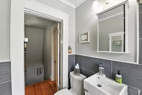 Bath - 3787 Ferdinand Pl, Cincinnati, OH 45209 photo 1 of 2