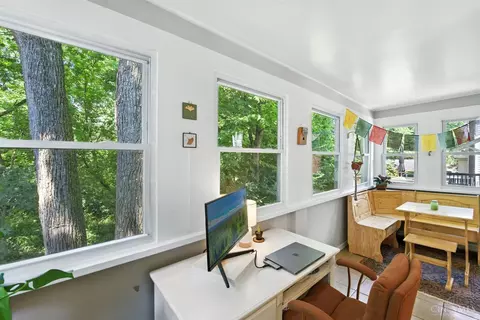 Exterior - 3787 Ferdinand Pl, Cincinnati, OH 45209 photo 5 of 9
