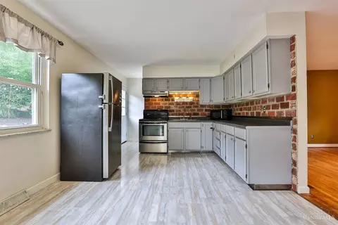 6123 Sheed Rd, Cincinnati, OH 45247 photo 8