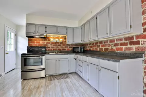 6123 Sheed Rd, Cincinnati, OH 45247 photo 9