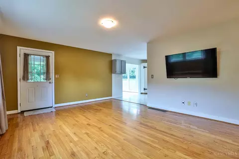6123 Sheed Rd, Cincinnati, OH 45247 photo 6