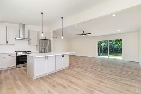 5635 Treeview Dr, Cincinnati, OH 45238 photo 6
