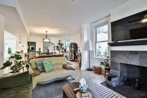 2238 Maplewood Ave, Cincinnati, OH 45219 photo 9