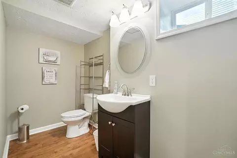 Bath - 5320 Man O War Dr, Morrow, OH 45152 photo 9 of 10