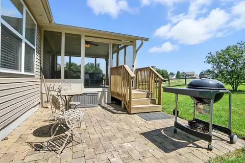 Exterior - 5320 Man O War Dr, Morrow, OH 45152 photo 7 of 10