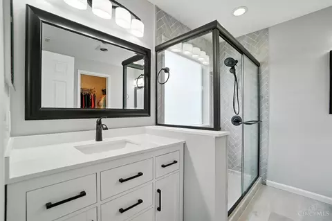Bath - 5320 Man O War Dr, Morrow, OH 45152 photo 1 of 10