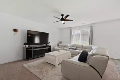 7873 Ellington Ct, Hamilton Township, OH 45039 photo 4