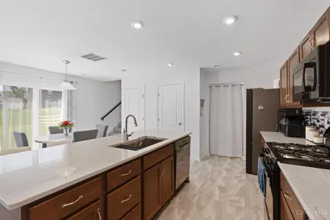 7873 Ellington Ct, Hamilton Township, OH 45039 photo 6